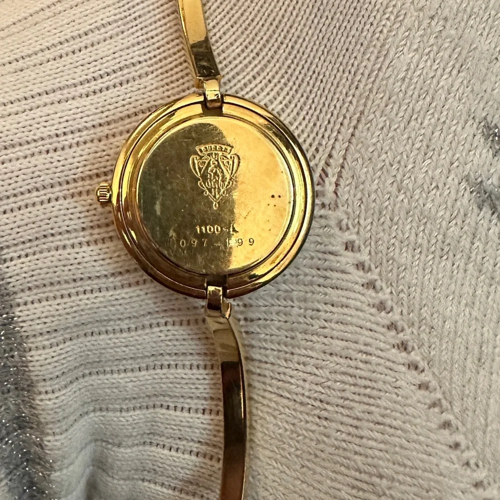 Gucci Bezel Elegant Gold Watch
